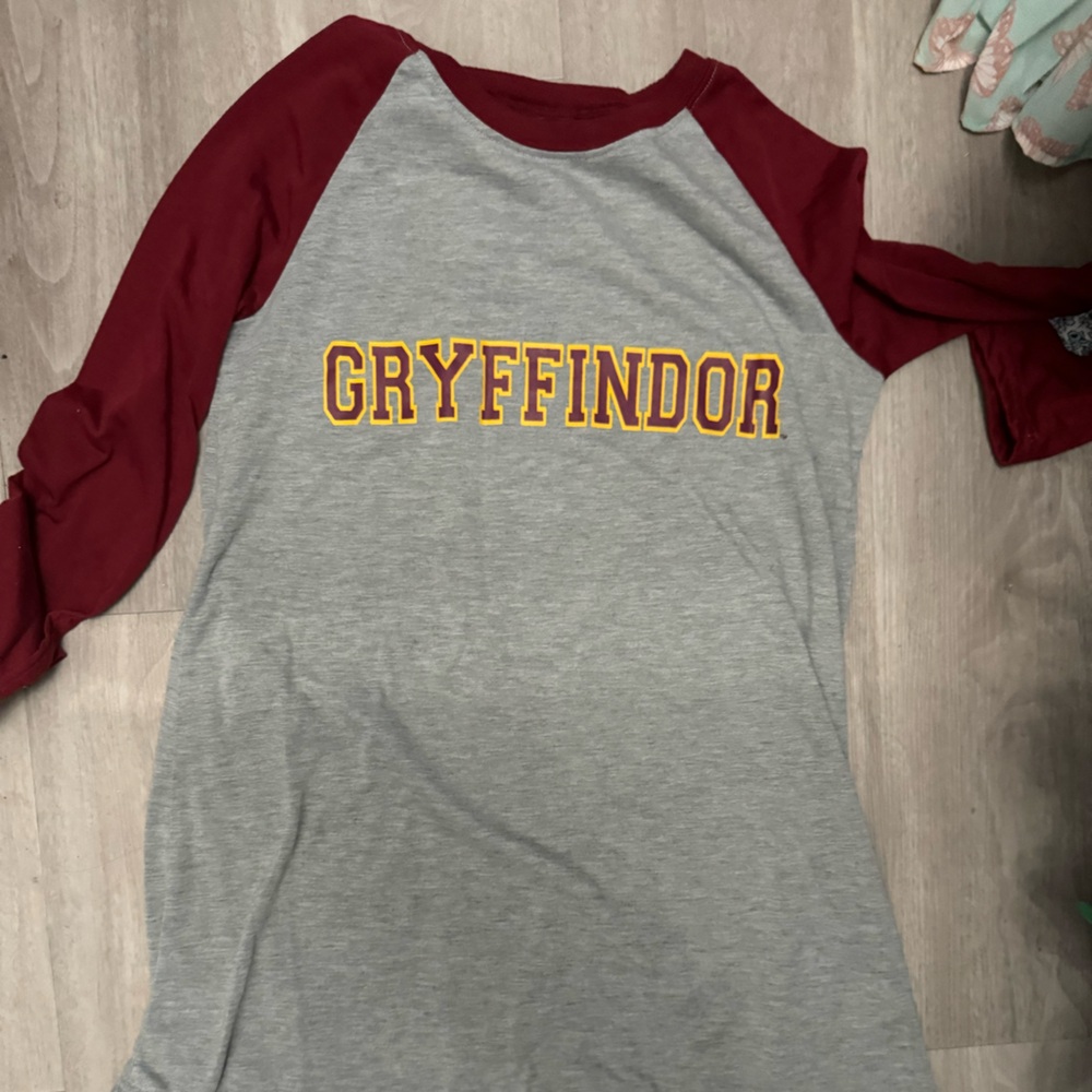 Harry Potter Gryffendor long sleeved t-shirt Medium
